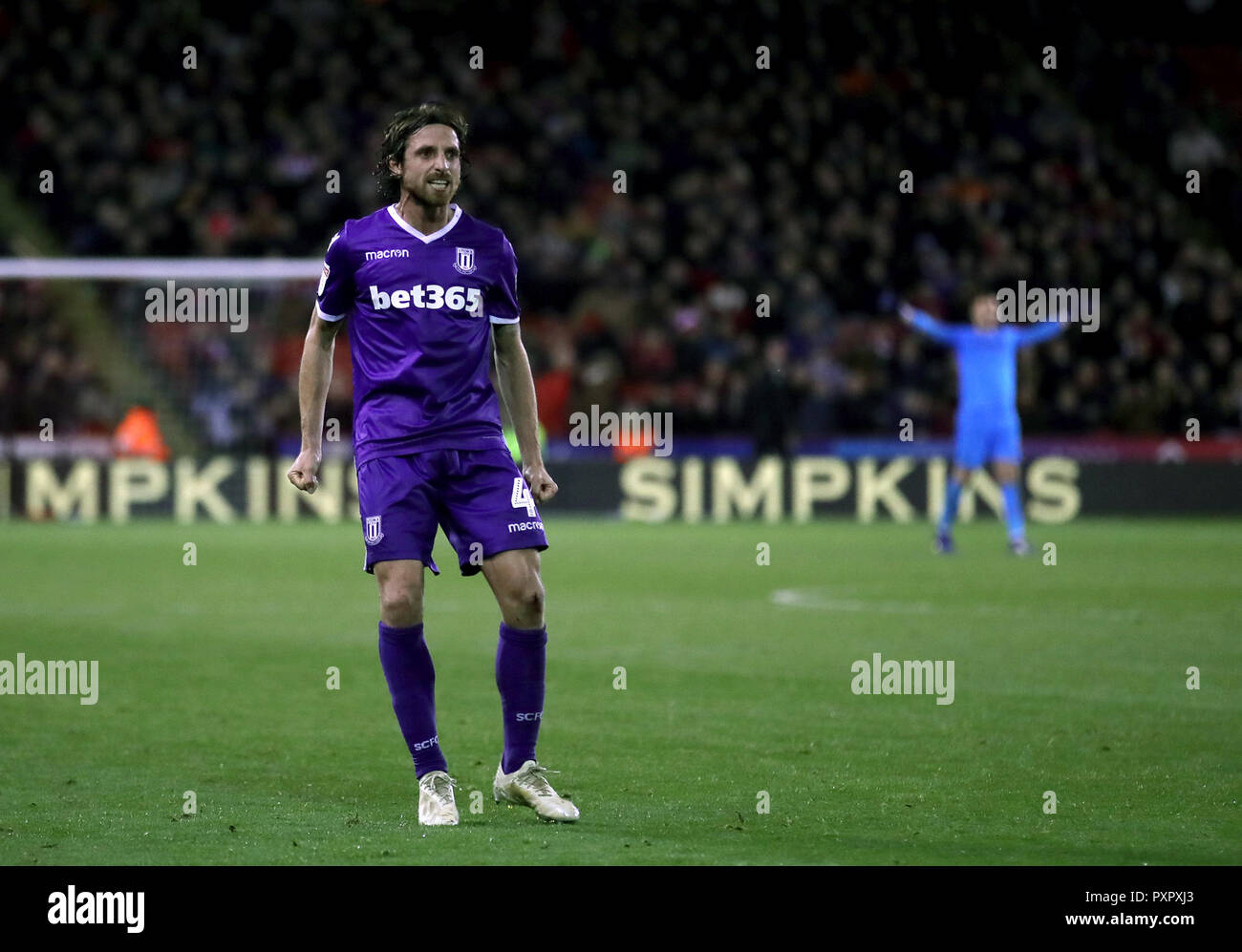 Stoke City è Joe Allen punteggio celebra il suo lato del primo obiettivo del gioco durante il cielo di scommessa match del campionato a Bramall Lane, Sheffield. Foto Stock