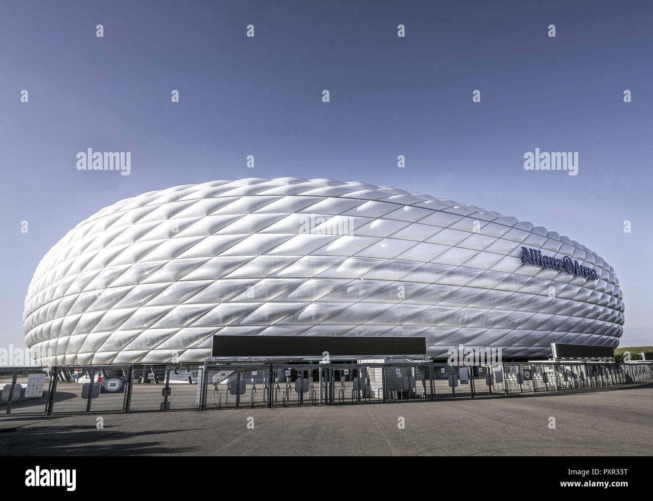 Famoso stadio di calcio Allianz Arena di Monaco di Baviera, Germania, Europa Foto Stock