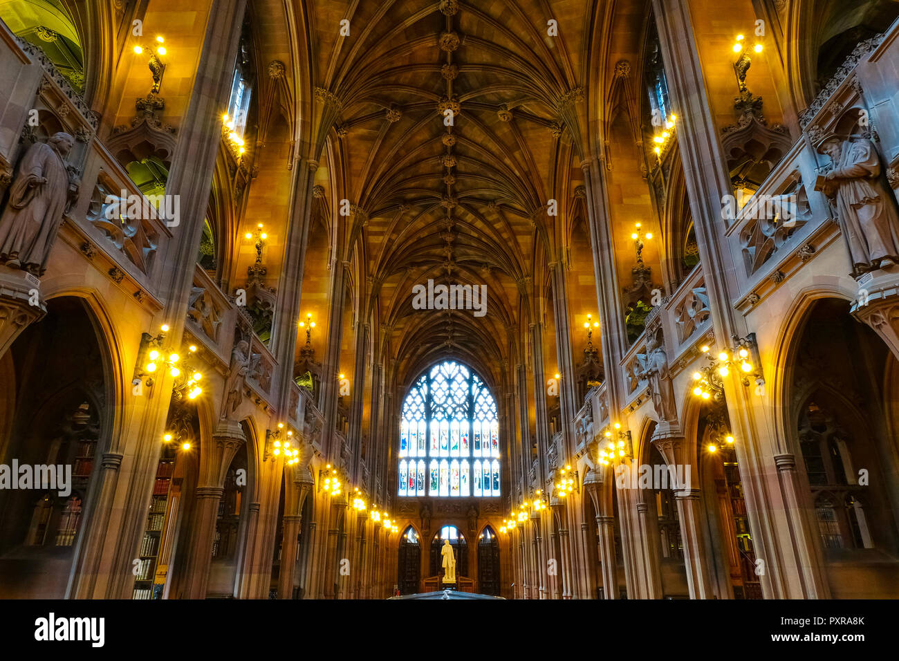 Manchester, Regno Unito - 18 Maggio 2018: John Rylands Library costruito nel 1988 da Enriqueta Rylands, sua moglie dopo Giovanni della morte, è aperto al pubblico nel 1900. Il Foto Stock