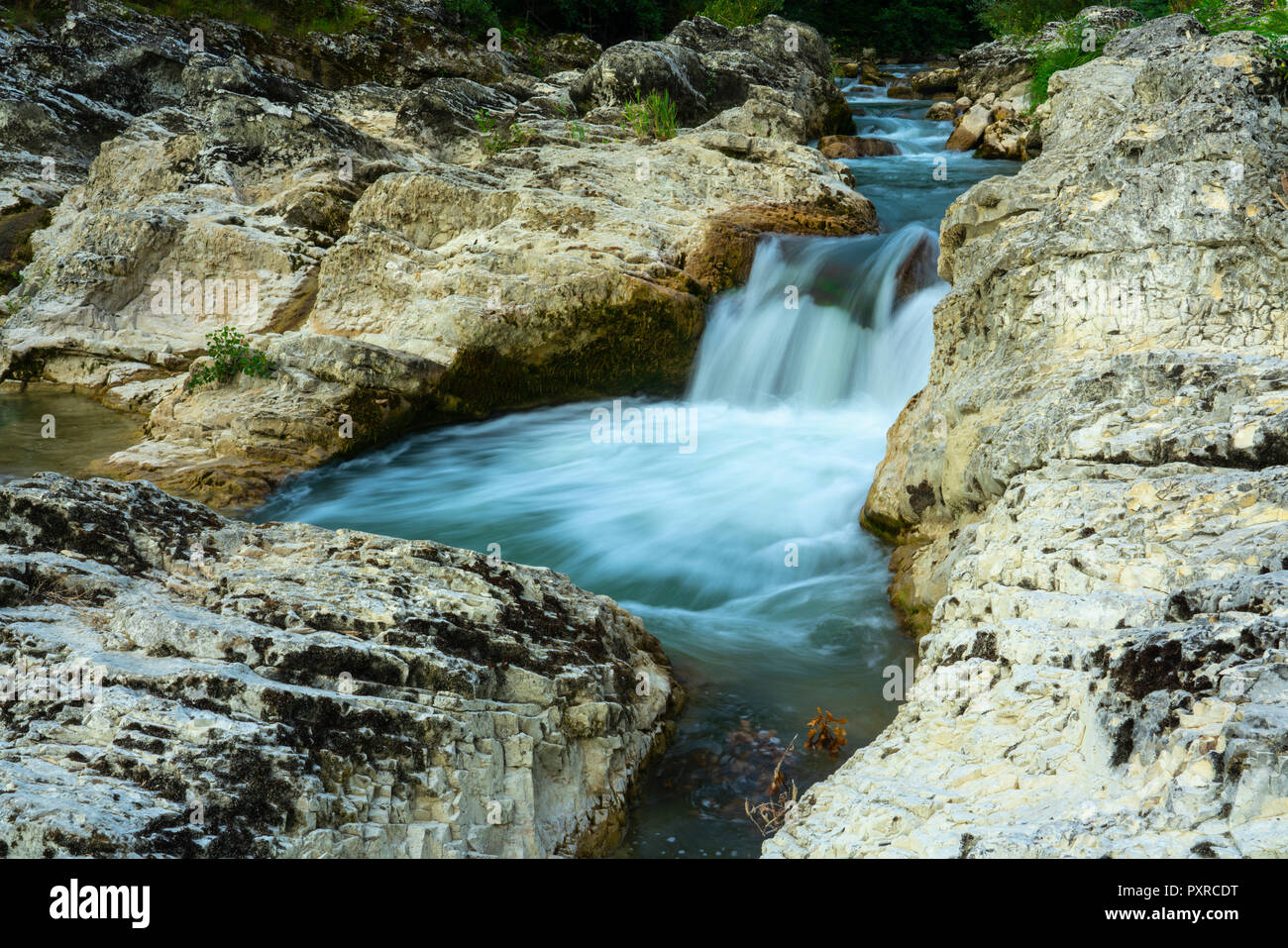 L'Italia, Marche, Fossombrone, Marmitte dei Giganti canyon, il fiume Metauro Foto Stock