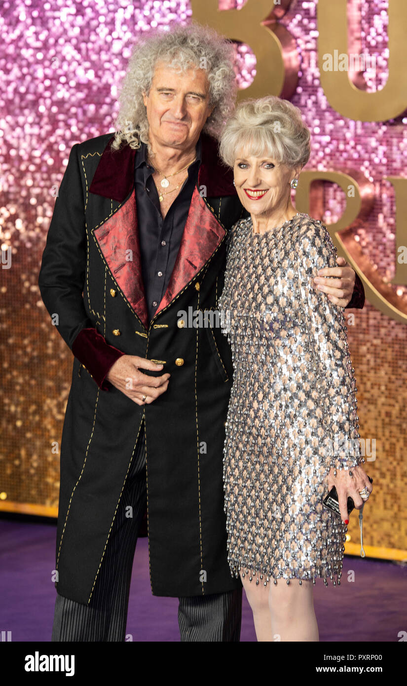 Londra, Regno Unito. 23 ottobre, 2018. Brian May e Anita Dobson assiste la prima mondiale di "Bohemian Rhapsody' a SSE Arena Wembley su ottobre 23, 2018 a Londra, Inghilterra Credito: Gary Mitchell, GMP Media/Alamy Live News Foto Stock