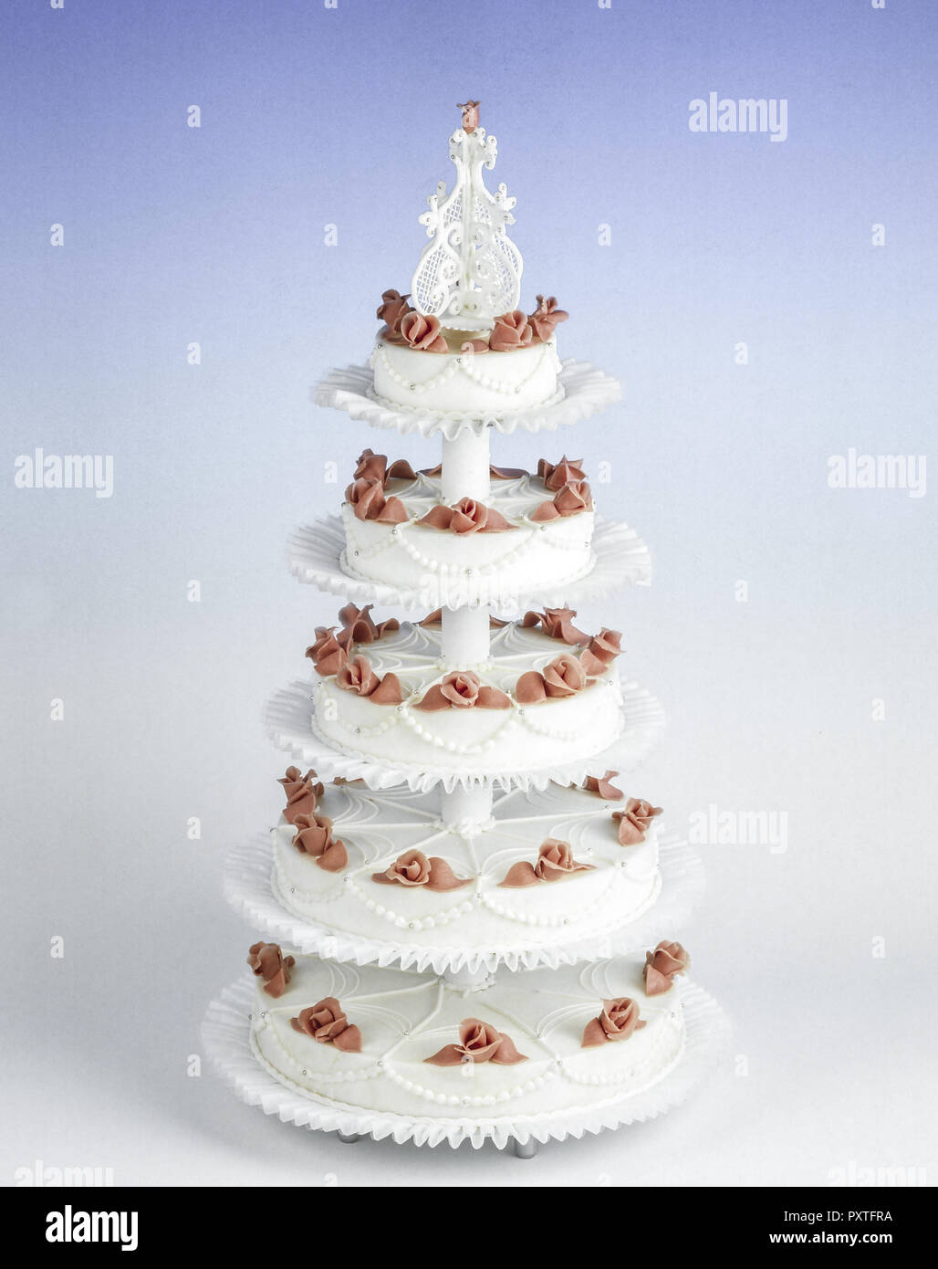 Hochzeitstorte fünfstöckige, cinque-tiered torta di nozze, torta di nozze, cibo, decorata, Matrimonio, sposato, Wedding, torta, calorie, a torta, a trattare, dolce, T Foto Stock