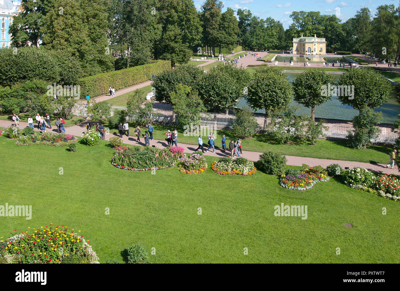 Carskoe Selo, San Pietroburgo, Russia - Agosto 22, 2018: la gente nel giardino Freylinsky (cameriere di onore giardino). Foto Stock