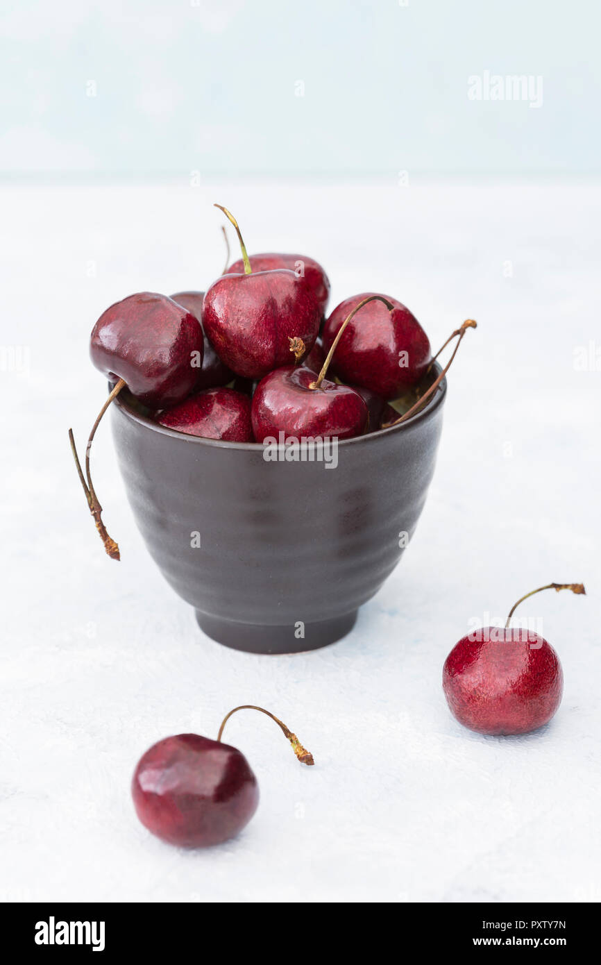 Ciotola di ciliegie Foto Stock