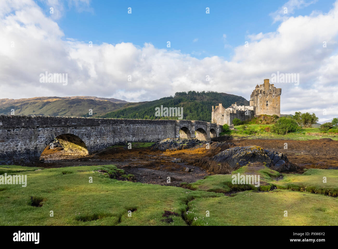 Regno Unito, Scozia, Dornie, Loch Duich, Eilean Donan Castle Foto Stock