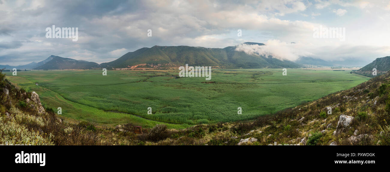 La Grecia, Peloponneso, Corinthia, Stymfalia, vista panoramica di antiche altopiano, Lago di Stymphalia Foto Stock