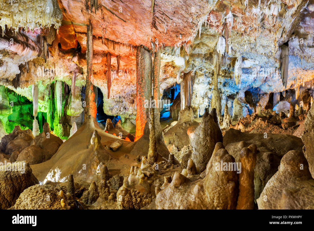 Iran, Provincia di Zanjan, Garmab, Katale Khor, grotta Flowstone Foto Stock