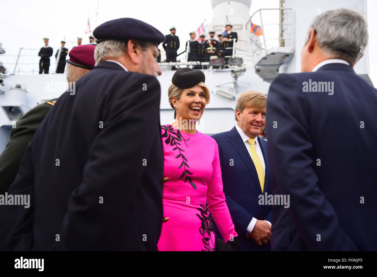 Willem-Alexander re e regina Maxima dei Paesi Bassi il HMS Belfast a Londra durante un'acqua di dimostrazione di capacità tra la Royal Netherlands Marine Corps e Royal Marines. Foto Stock