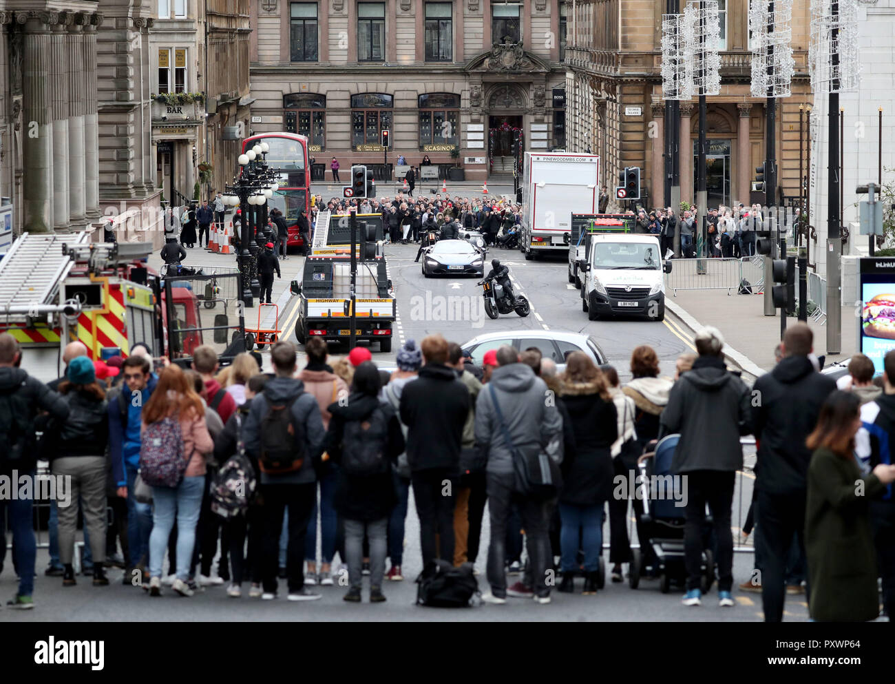 Riprese per un auto chase scene che coinvolgono una McLaren sports car e moto avviene nel centro della città di Glasgow, per un nuovo Fast e Furious film di franchising. Foto Stock