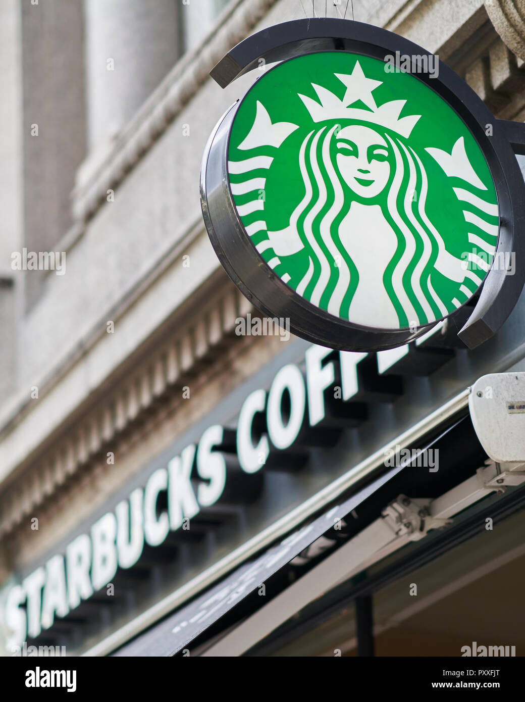 Starbucks Coffee Shop. Segno. Foto Stock