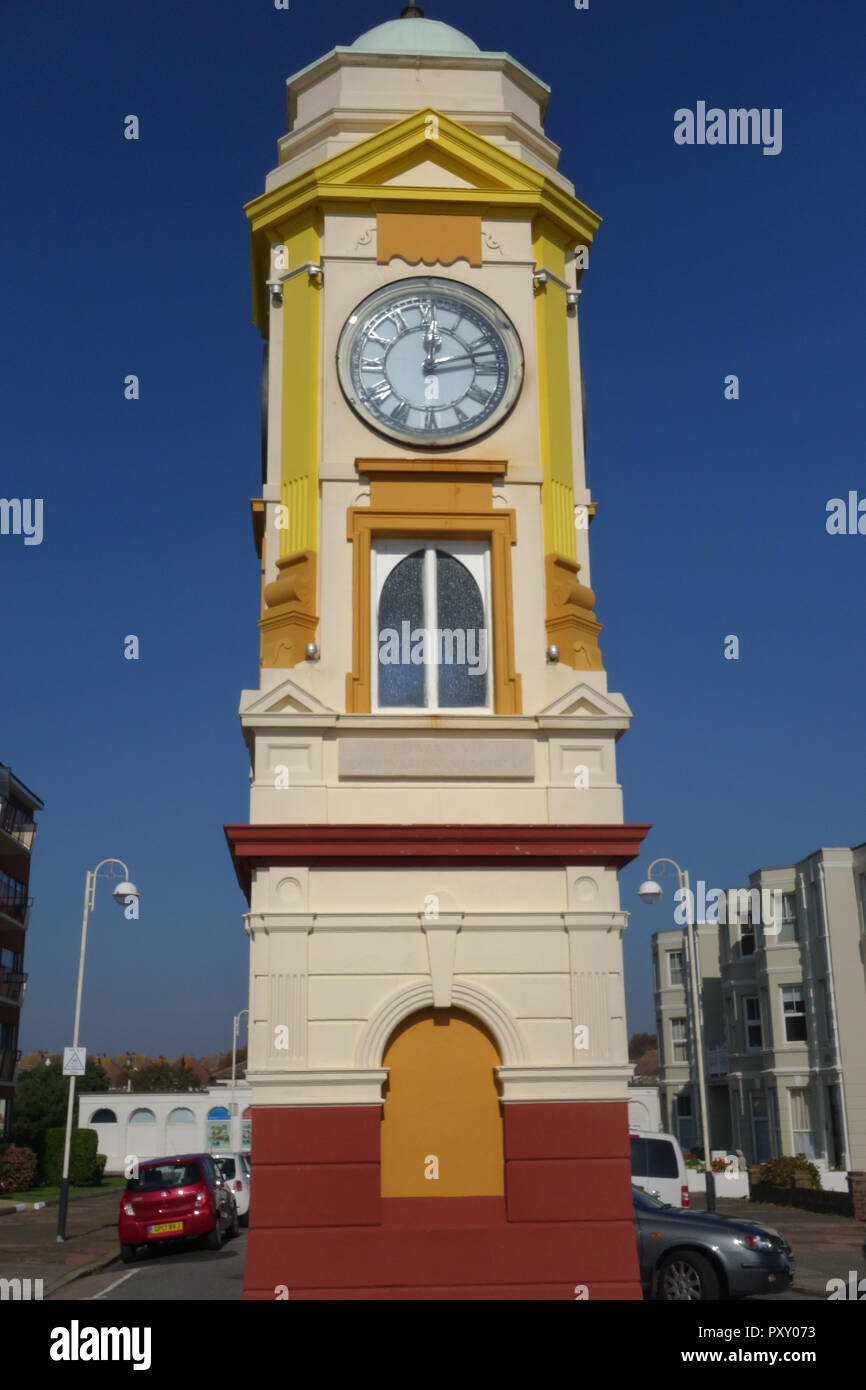 Torre dell'orologio sul lungomare di Bexhill on Sea per celebrare l'incoronazione di Edoardo VII nel 1902, East Sussex, Regno Unito Foto Stock