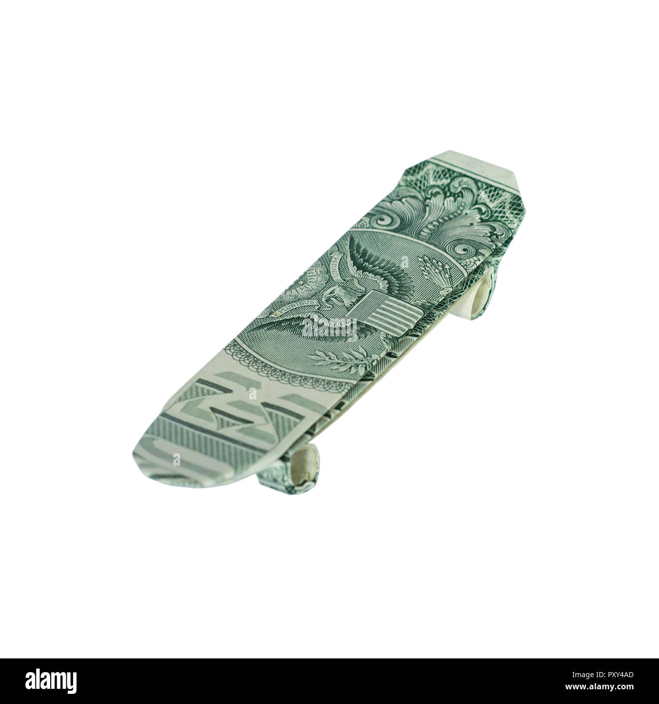 Soldi Origami skateboard piegato con Real One Dollar Bill isolati su sfondo bianco Foto Stock