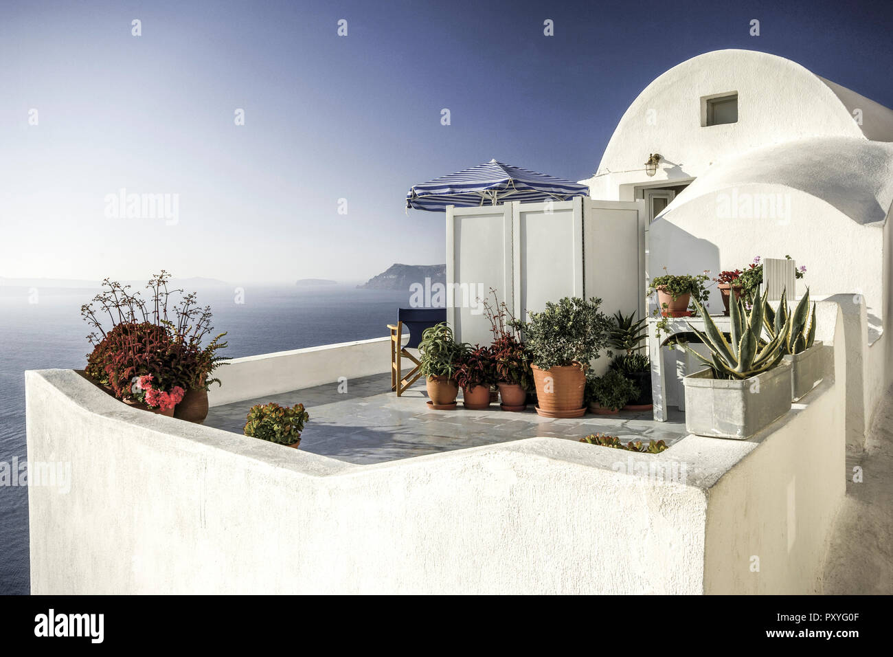 Typisches, Weisses Haus a Oia, Santorin, Griechenland Foto Stock
