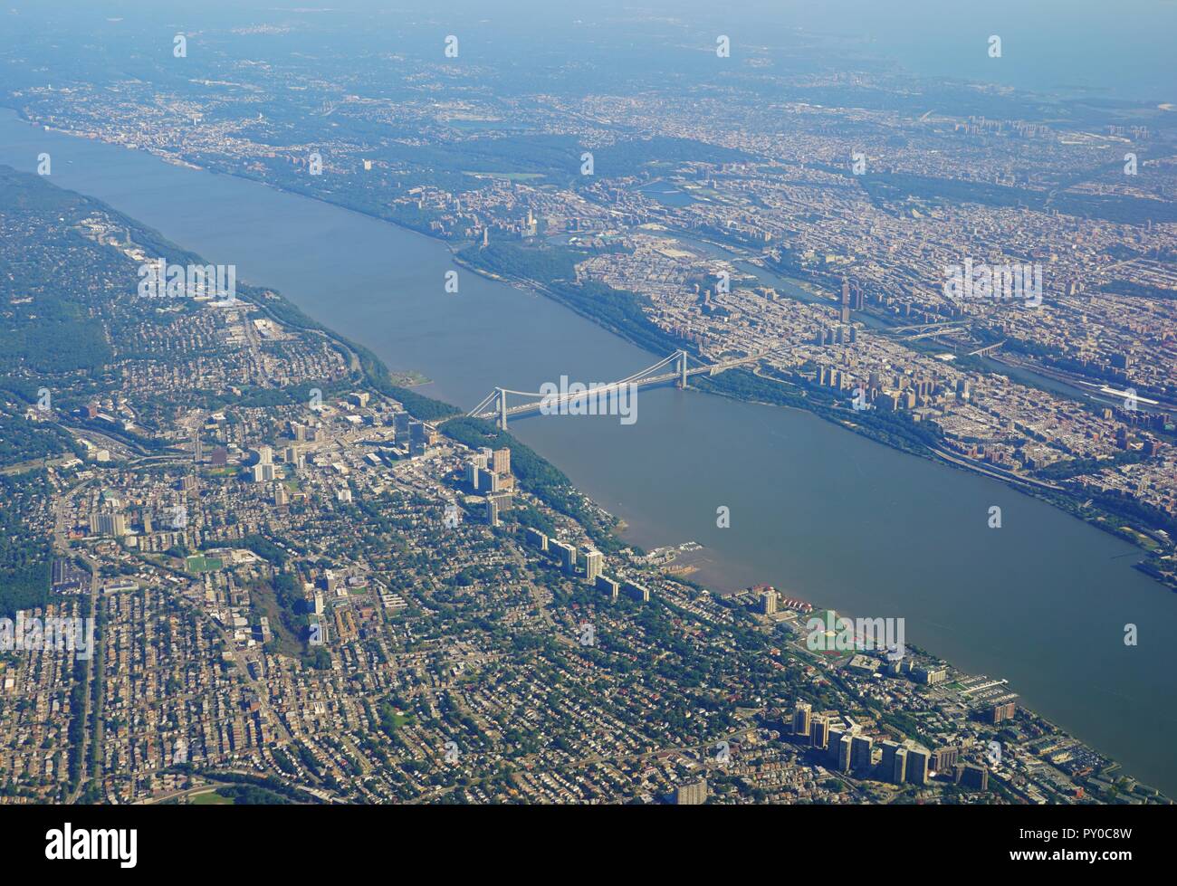 Vista aerea del George Washington Bridge sul fiume Hudson tra New York e nel New Jersey Foto Stock