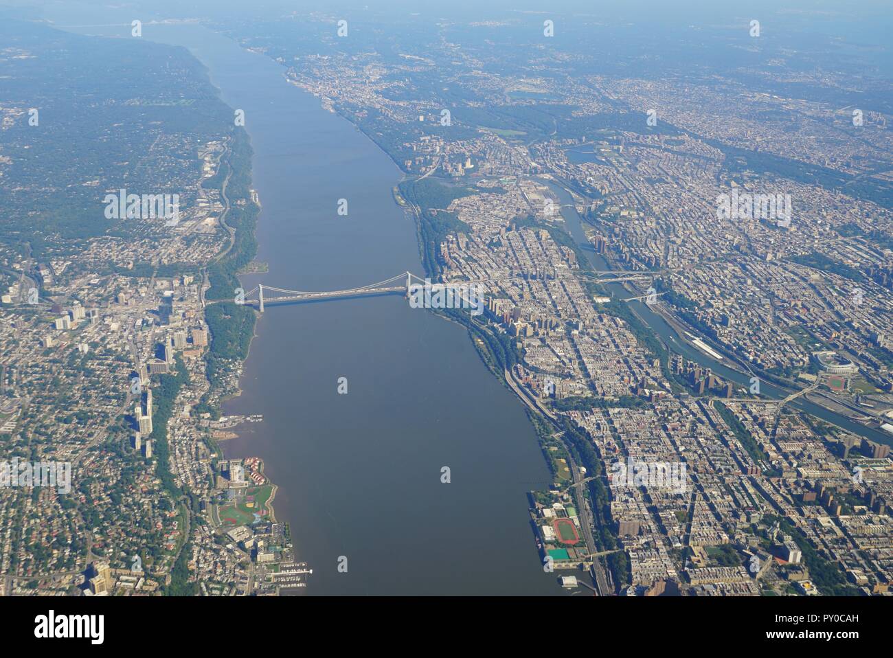 Vista aerea del George Washington Bridge sul fiume Hudson tra New York e nel New Jersey Foto Stock
