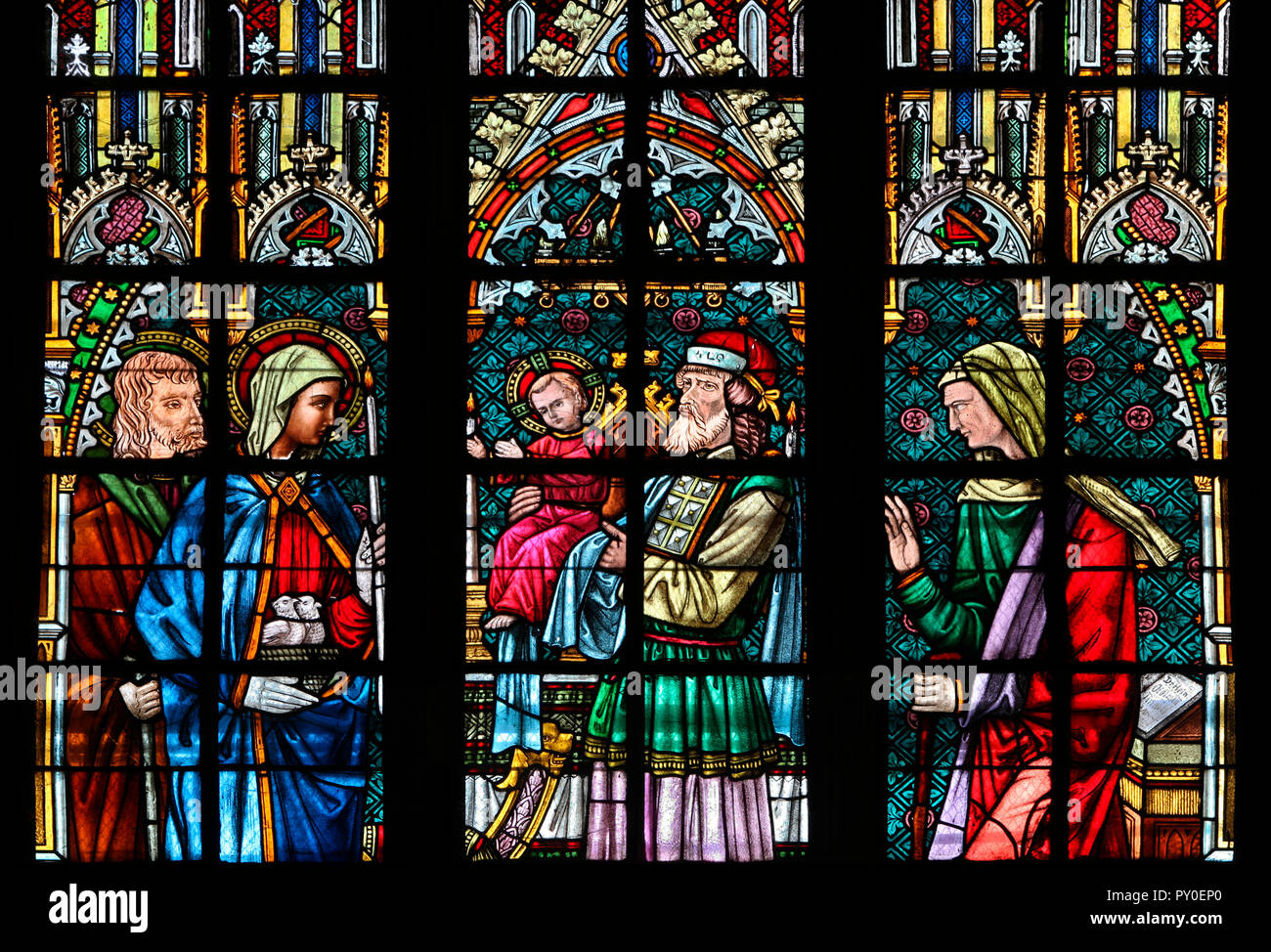Saint Nikolas nel vecchio vetro verniciato vetro in San Sebastian chiesa, solo tutti in acciaio per la Chiesa in Asia, Manila, Filippine Foto Stock