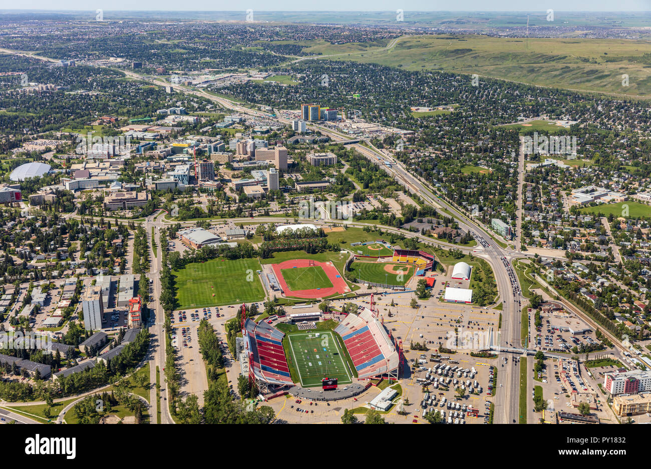 Vista aerea di McMahon Stadium e Università di Calgary Foto Stock