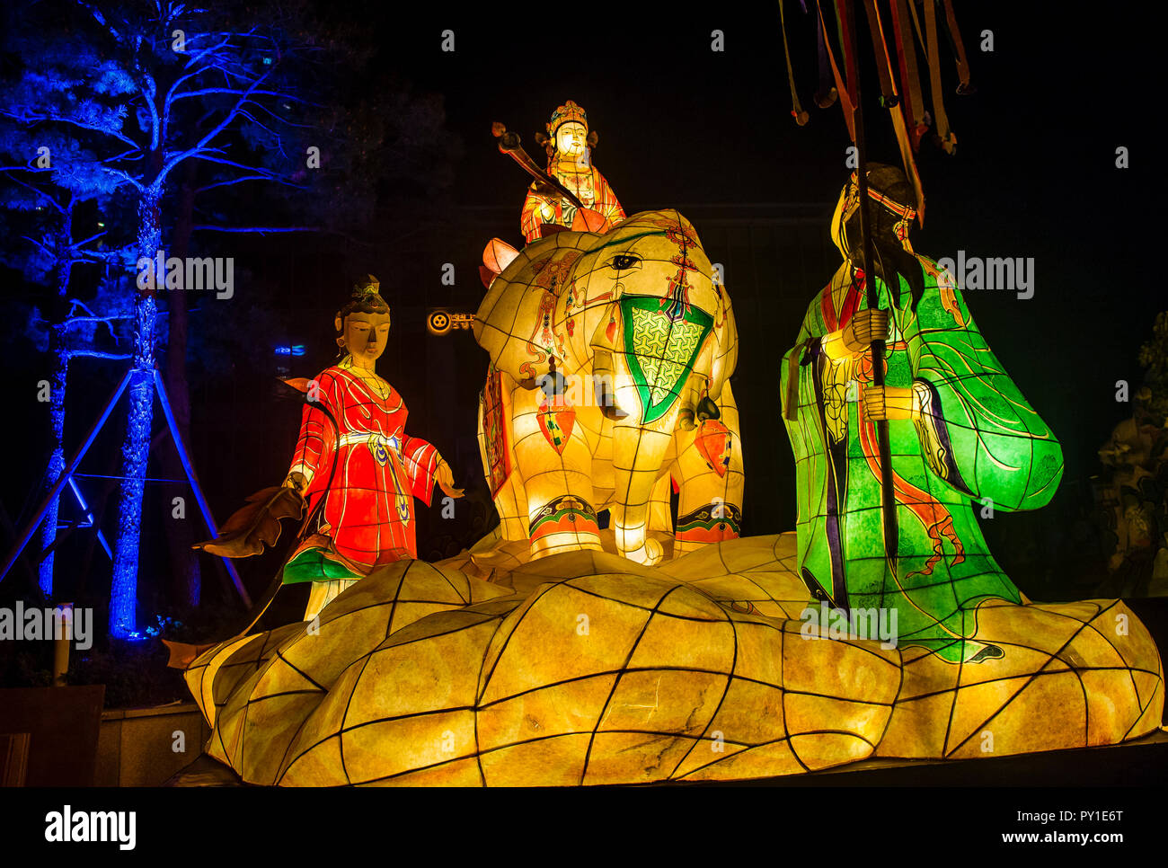 SEOUL - 11 maggio : lanterna colorata decorazione presso il Tempio Jogyesa durante il Lotus Lantern Festival in Seoul Corea il 11 maggio 2018. Il festival è una cele Foto Stock