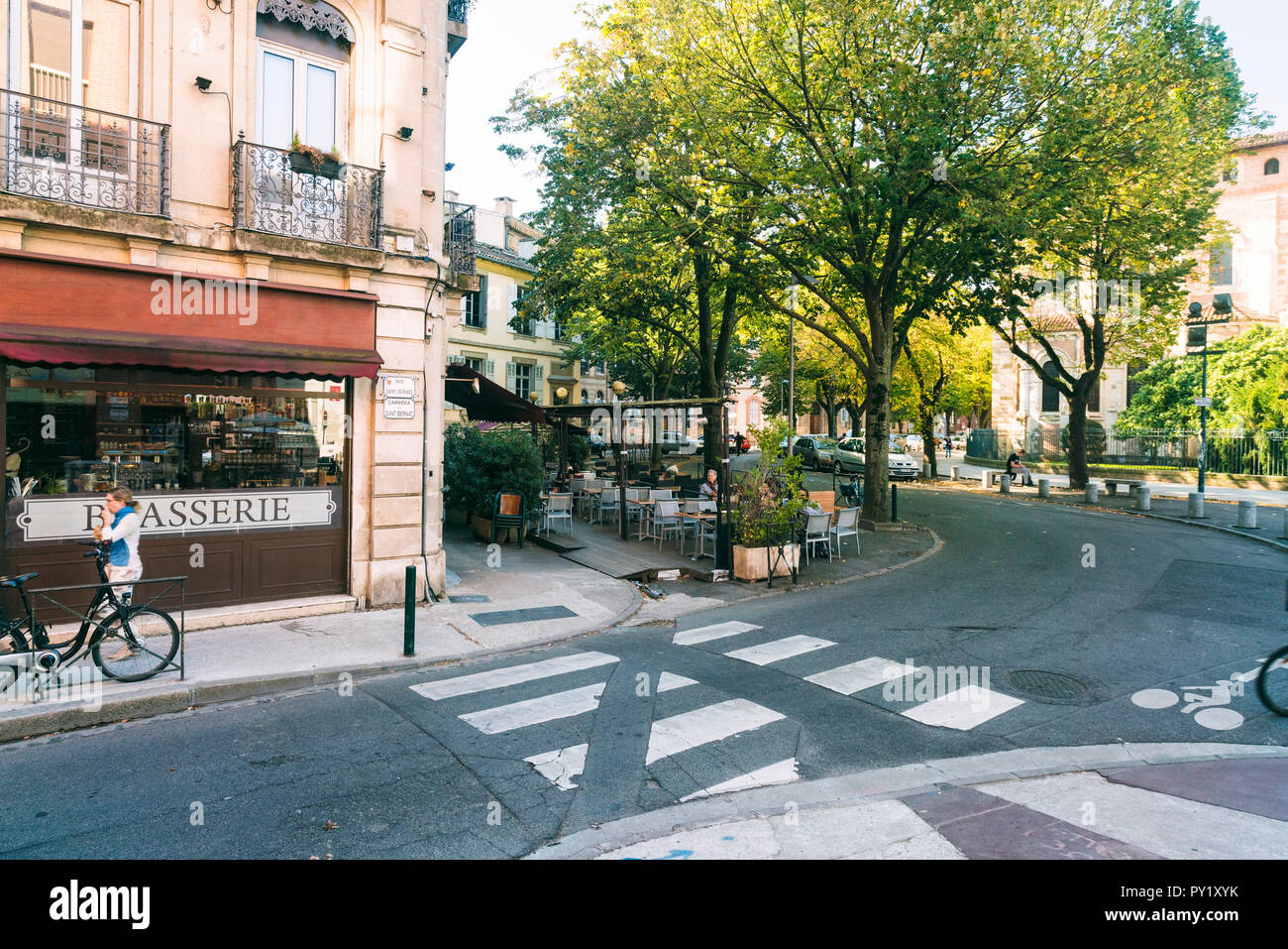 Facciata del cafe a Place Saint Sernin di Tolosa, Occitanie, Francia Foto Stock