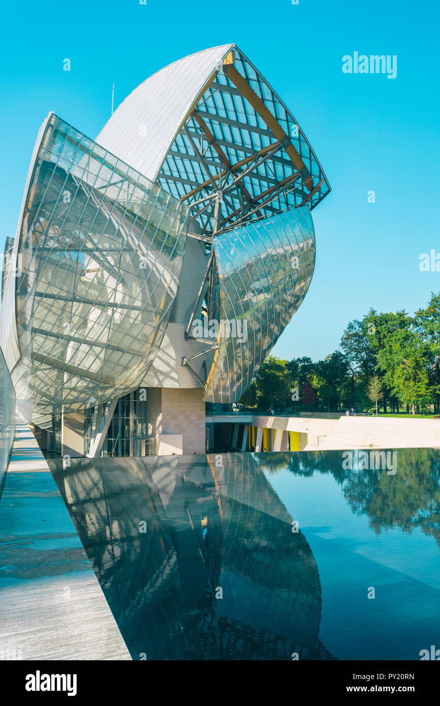 Architettura futuristica di Louis Vuitton Foundation edificio, Parigi, Francia Foto Stock