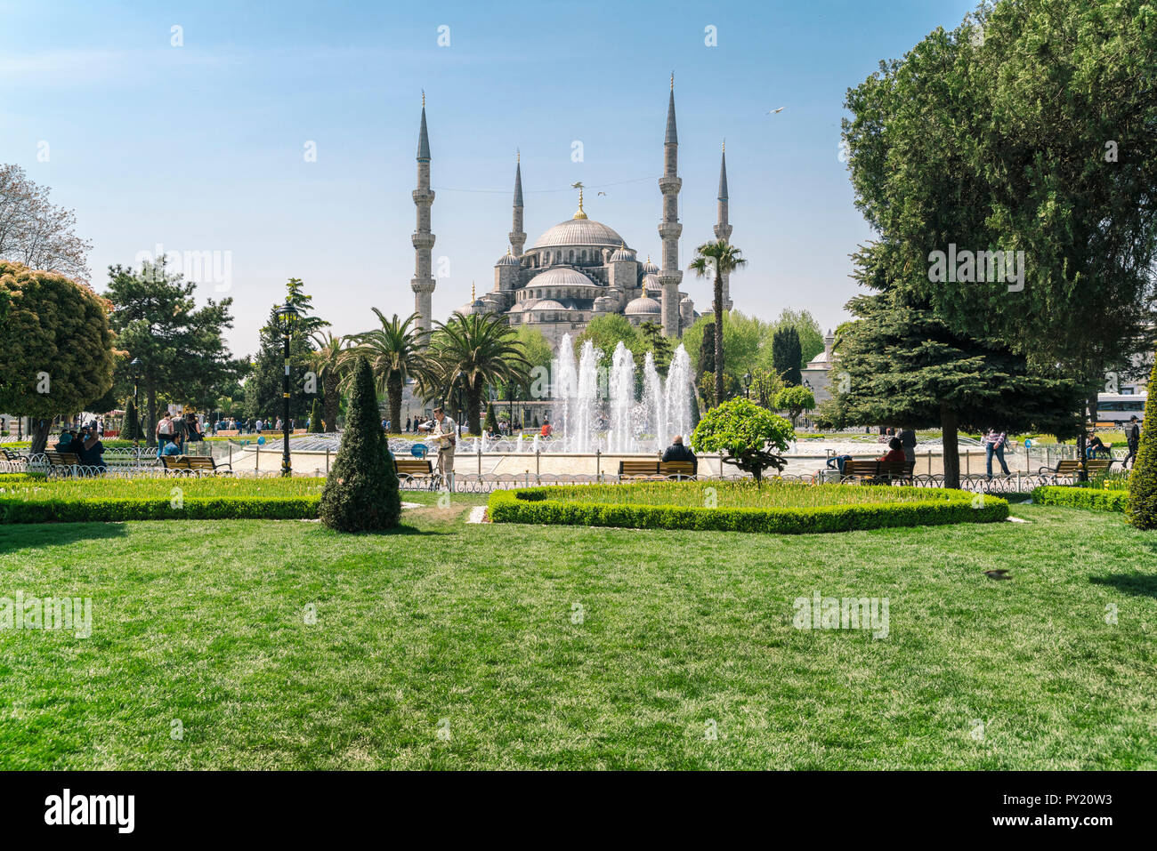 Sultan Ahmed moschea, una moschea del XVII secolo ed è considerata una delle più belle moschee in tutto il mondo, progettato dal famoso architetto Sinan, Istanbul, Turchia Foto Stock