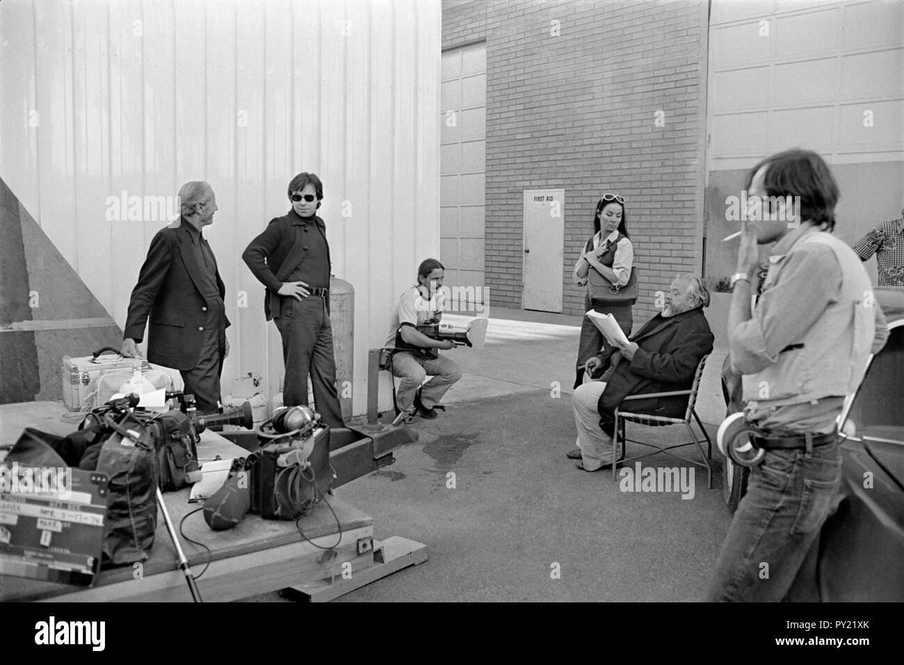 L'altro lato del vento è un 2018 film diretto, co-scritto, co-produzione e co-curata da Orson Welles. Esso stelle John Huston, Bob casuale, Peter Bogdanovich, Susan Strasberg e Oja Kodar. Questa fotografia è per il solo uso editoriale ed è il copyright del film company e/o il fotografo assegnato dal film o società di produzione e può essere riprodotto solo da pubblicazioni in congiunzione con la promozione del film di cui sopra. Un credito per il film company è richiesto. Il fotografo deve anche essere accreditato quando noto. Foto Stock