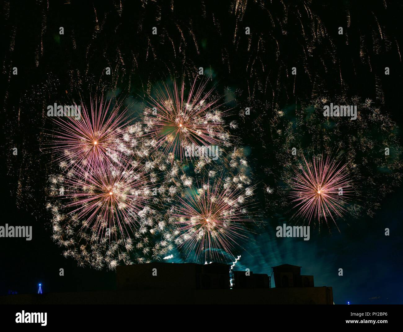 Fuochi d'artificio nel cielo, Mqabba, Malta Foto Stock