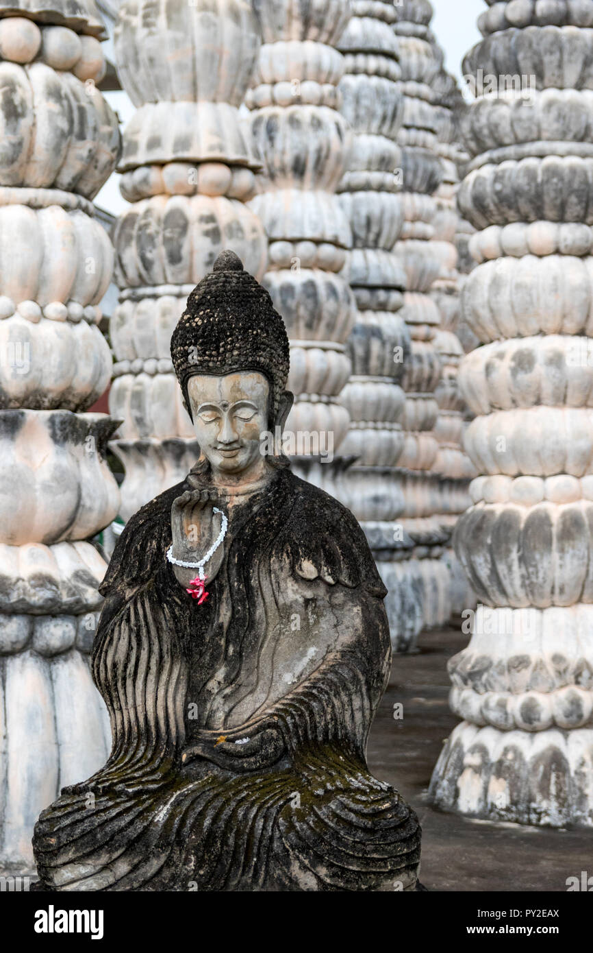 Statue buddiste al Parco delle sculture di Sala Keoku a Nong Khai, Thailandia Foto Stock