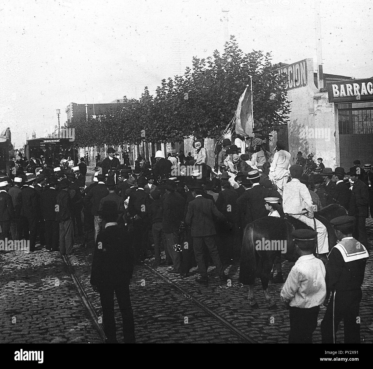 C06F061. Carro de carnaval por 18 de Julio. Foto Stock