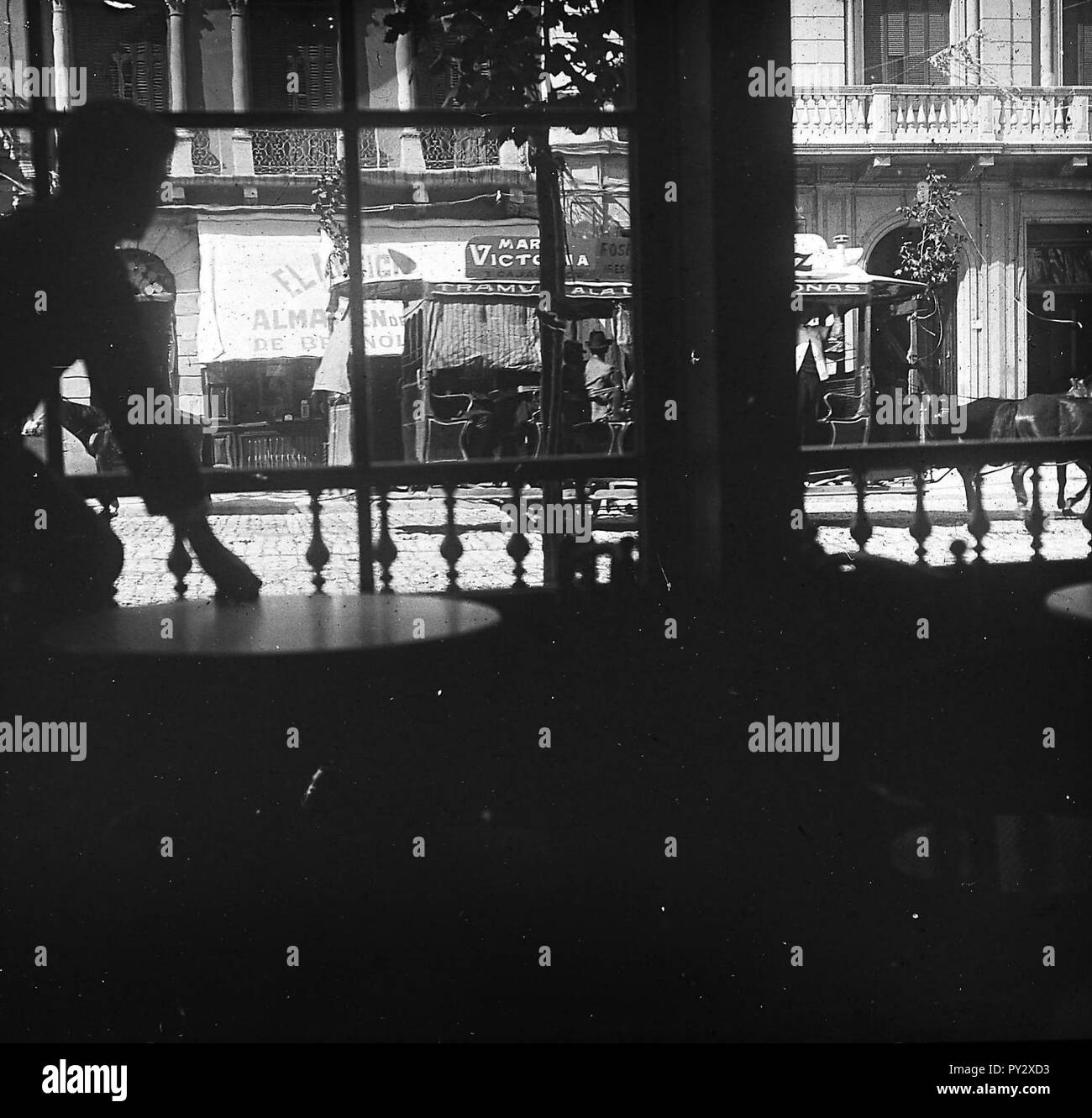 C14F133.Interior de Bar en 18 de julio. Foto Stock