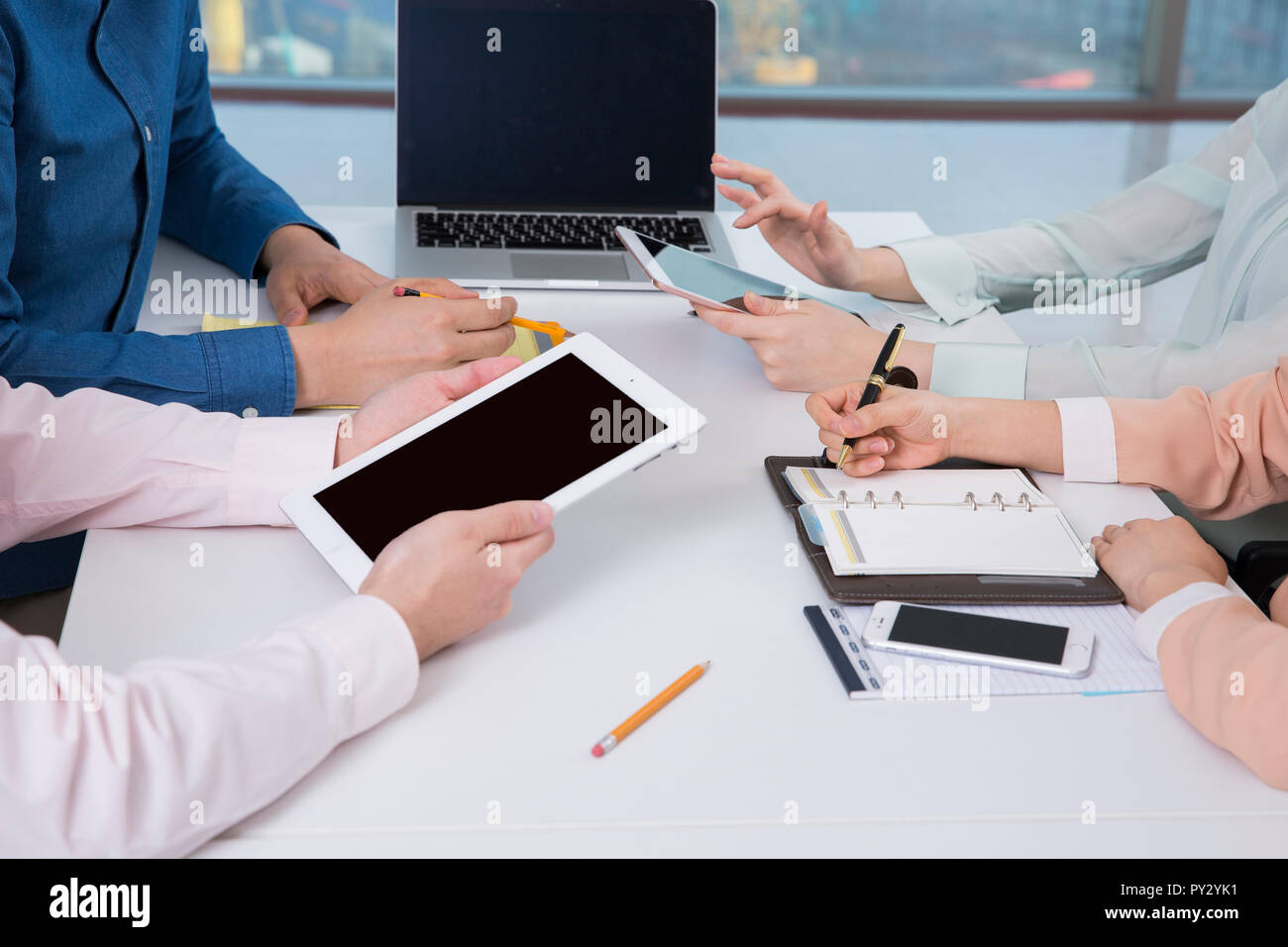 Le mani della gente di affari concetto foto, immagini di uomini di affari che mani in office 197 Foto Stock