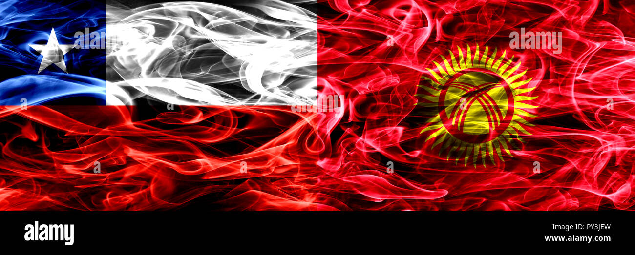 Il Cile, cileno vs Kirghizistan bandiere di fumo affiancati. Concetto e idea bandiere mix Foto Stock