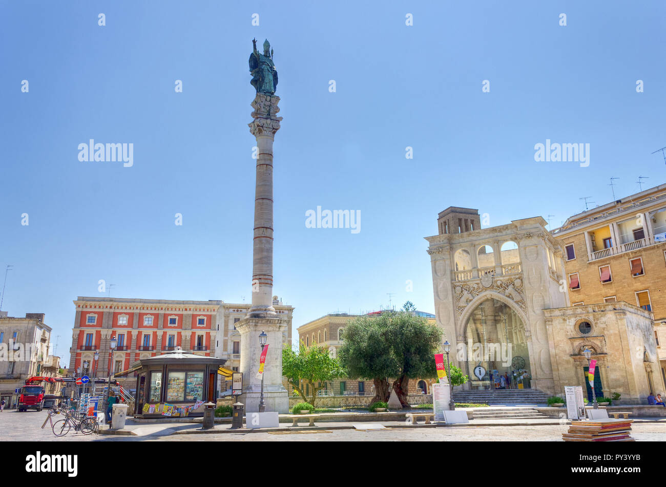 L'Italia, Puglia, Lecce, Piazza Sant'Oronzo e Seggio San Marco Palace Foto Stock