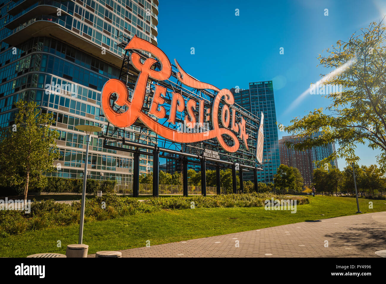 L'iconico Pepsi Cola segno, città di Long Island, New York Foto Stock