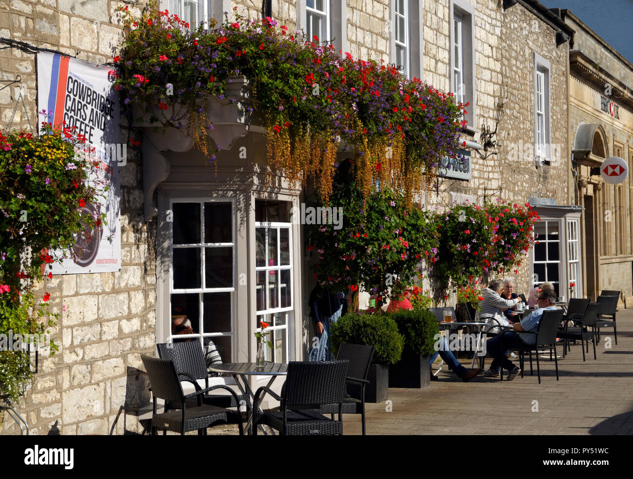 Bear Inn, Cowbridge High Street, Vale of Glamorgan, South Wales, Regno Unito. Foto Stock