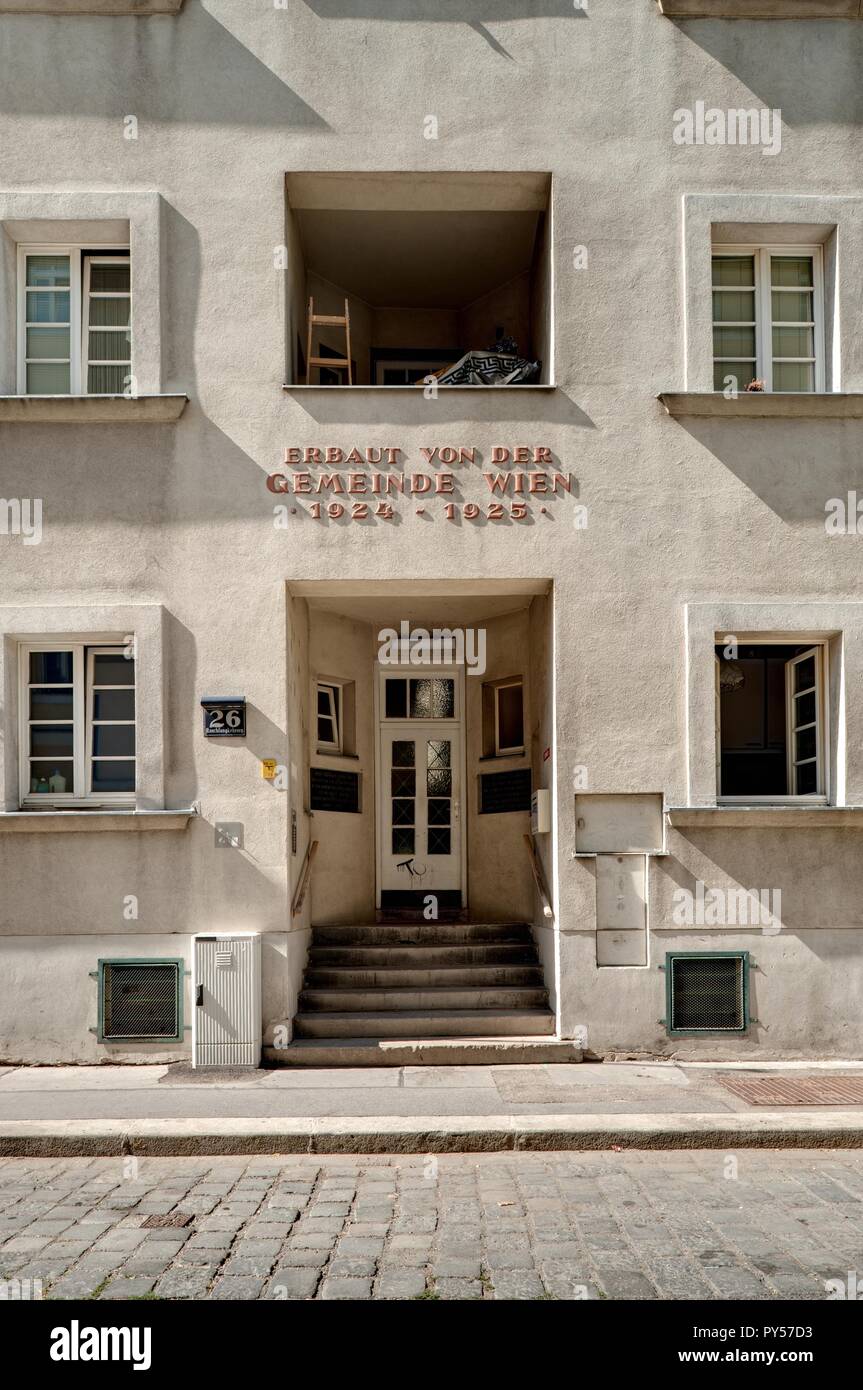 Wien, Gemeindebau des "Roten Wien - Vienna, Consiglio Tenement blocco, "rosso" di Vienna, Wohnhaus 'Wohnmaschine', Rauchfangkehrergasse 26, Anton Brenner 192 Foto Stock