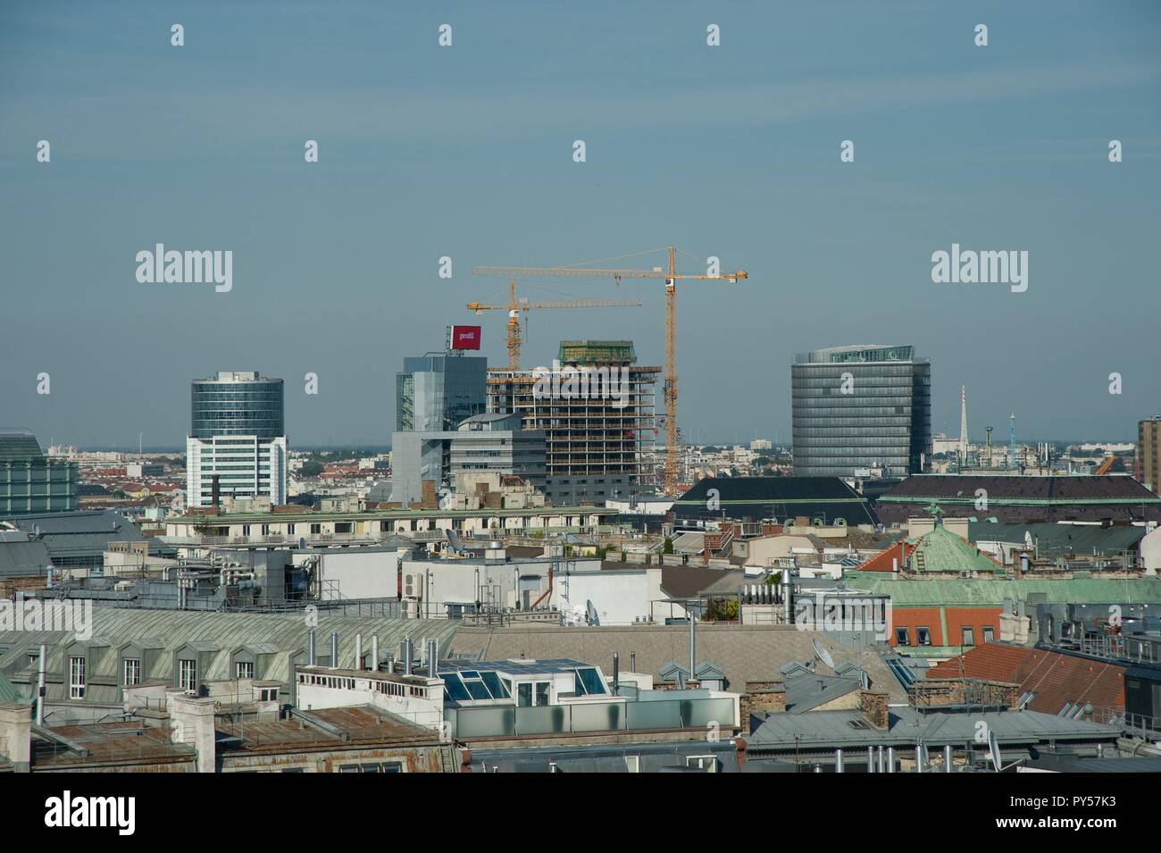 Wien, Innenstadtpanorama mit Hochhausneubauten - Vienna, Panorama Foto Stock