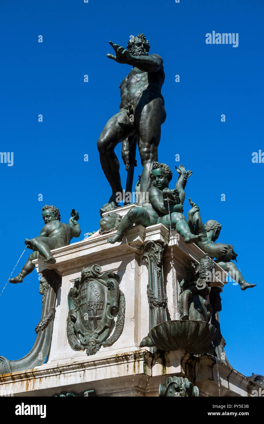 L'Italia, Bologna, 10/22/2018: la fontana di Nettuno dopo il restauro Foto Stock