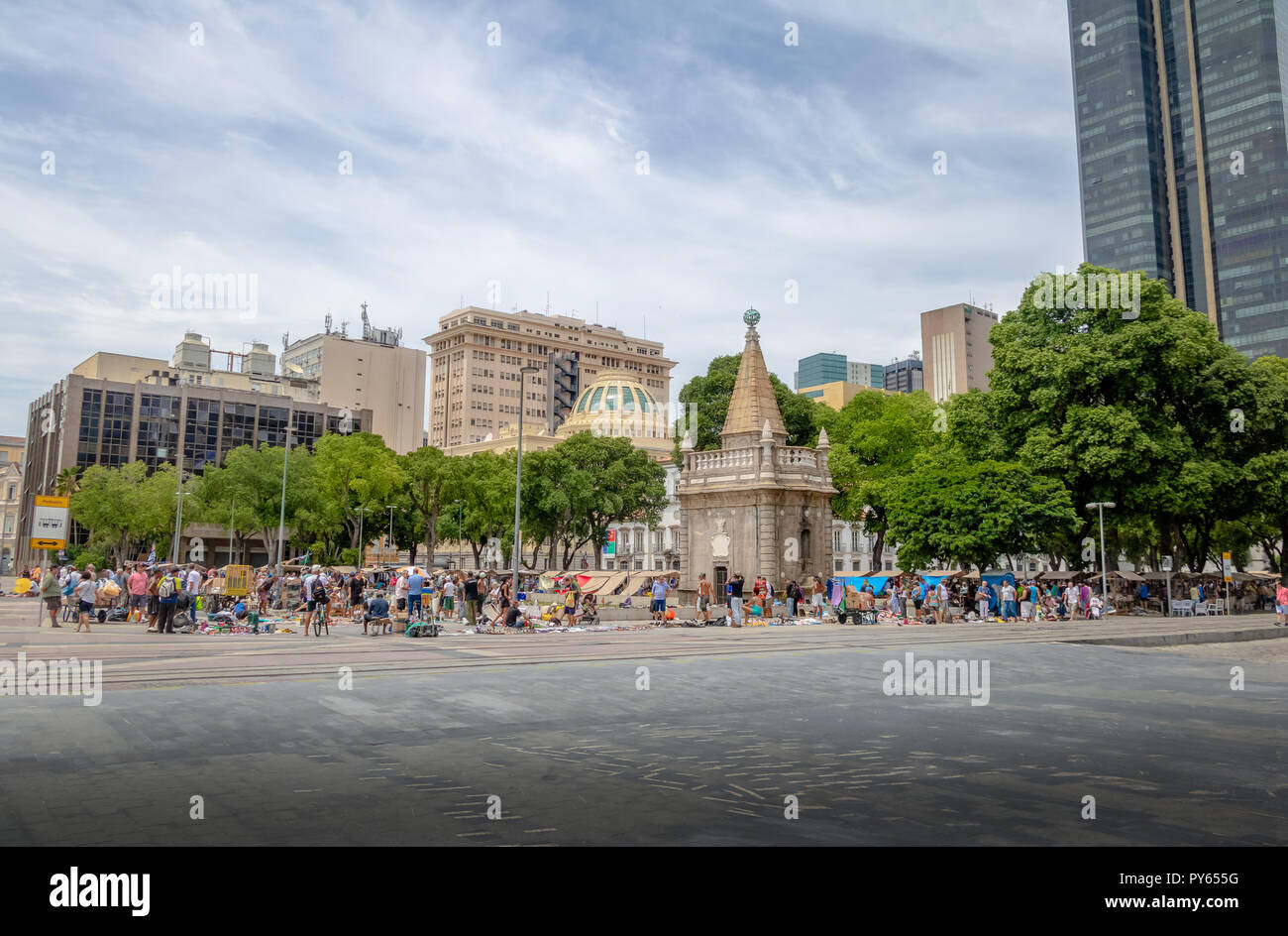 XV Square e la vecchia fontana - Rio de Janeiro, Brasile Foto Stock
