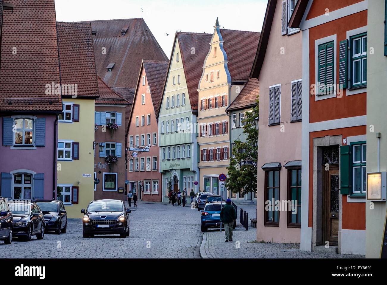 DINKELSBUEHL Germania, 08.26.2018 la piccola città di Dinkelbuehl è una delle città più attraenti in souhtern Germania Foto Stock