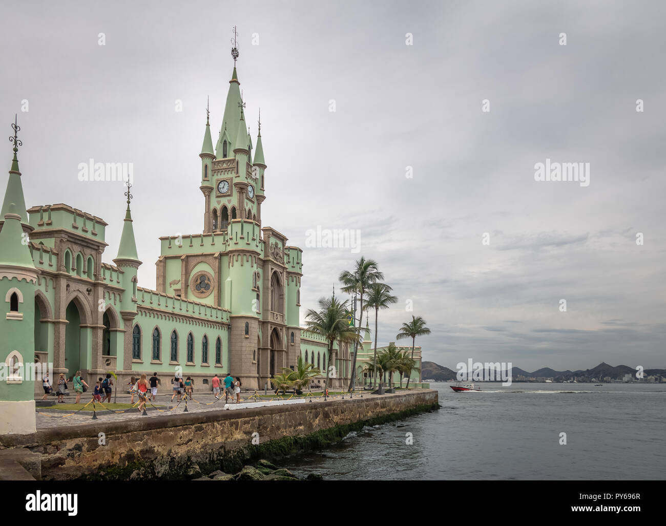 L'Isola Fiscal (Ilha fiscali) nella baia di Guanabara - Rio de Janeiro, Brasile Foto Stock