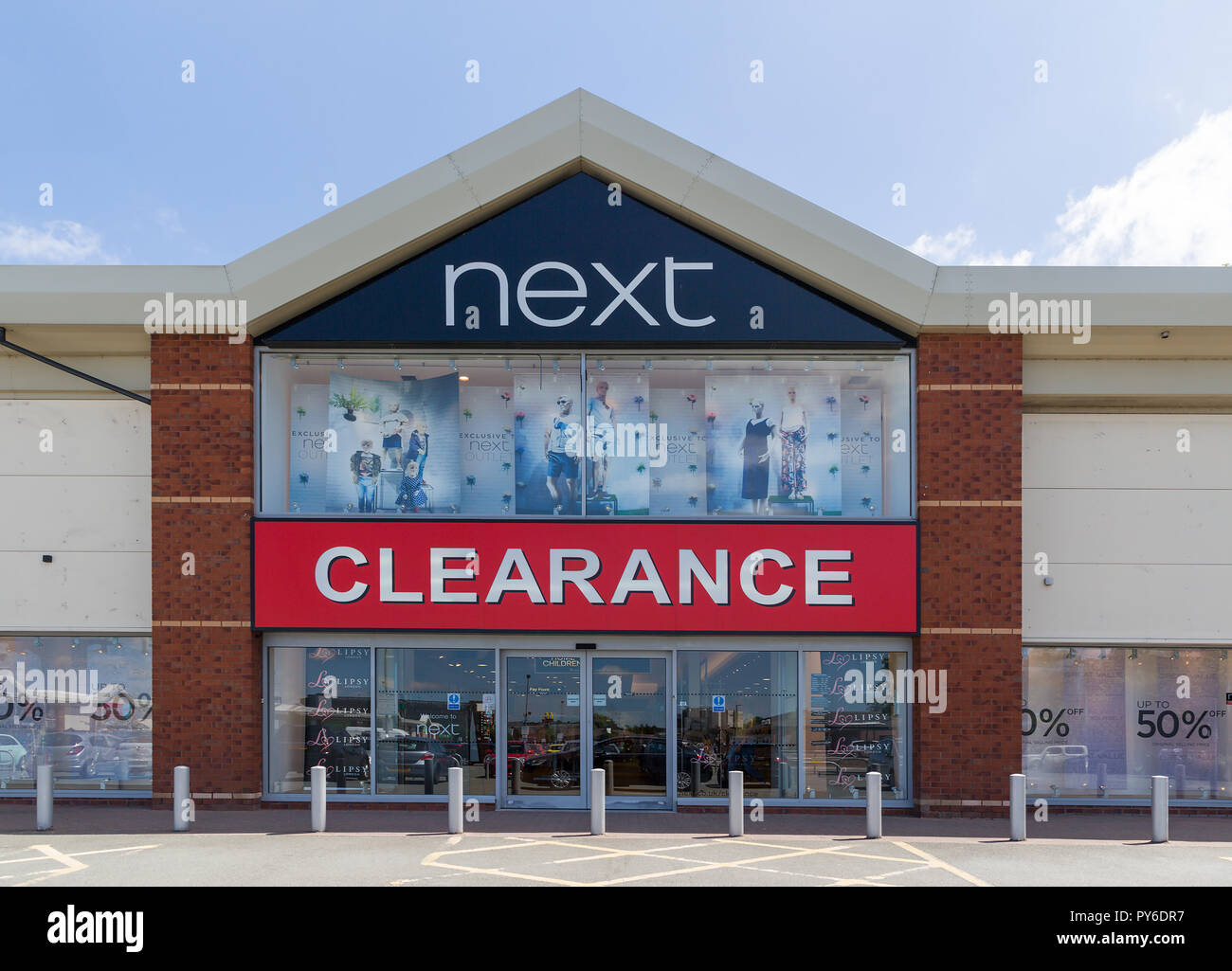 Warrington ramo del successivo sul Riverside Retail Park utilizzato come uscita del gioco Foto Stock