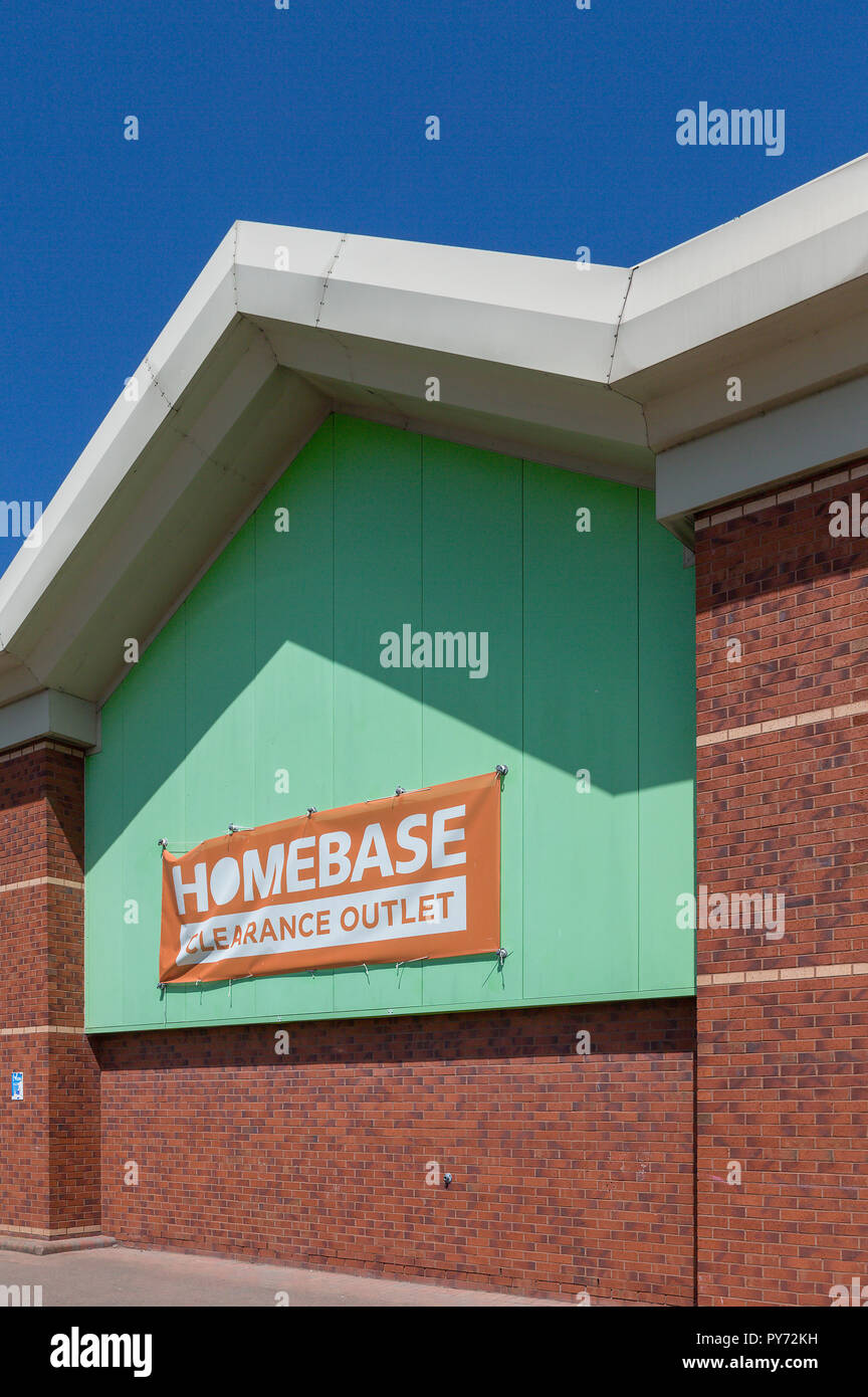 Warrington ramo di Homebase è ora utilizzato come uscita del gioco Foto Stock