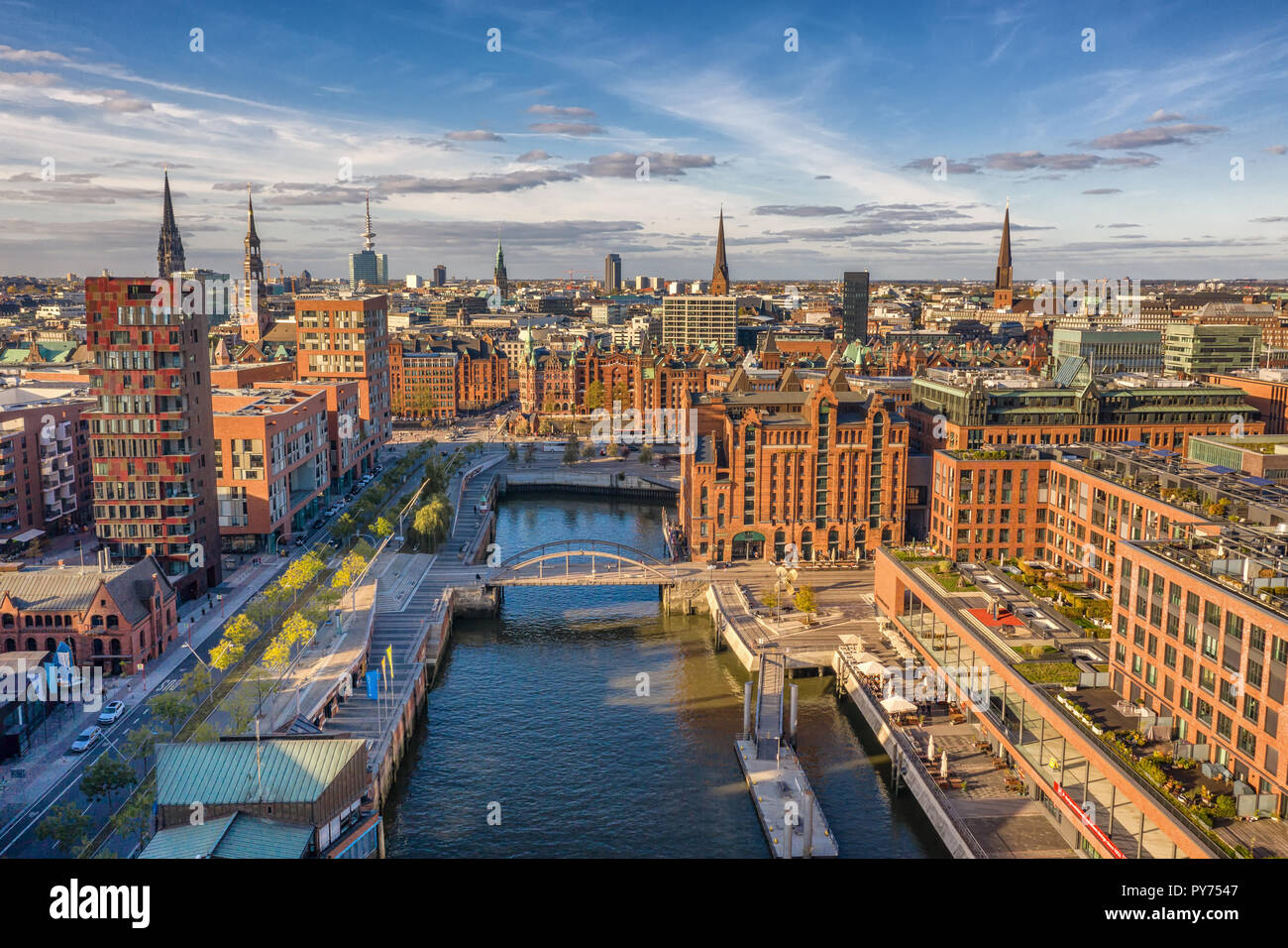 Vista aerea del Elbtorpromenade in Amburgo Foto Stock