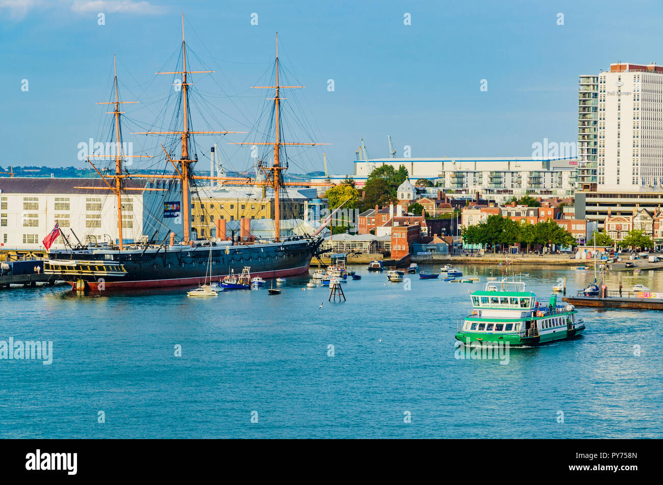 HMS Warrior è un 40-pistola a vapore fregata corazzata costruita per la Royal Navy nel 1859-1861.Portsmouth Porto. Portsmouth, Hampshire, Inghilterra, unità Foto Stock