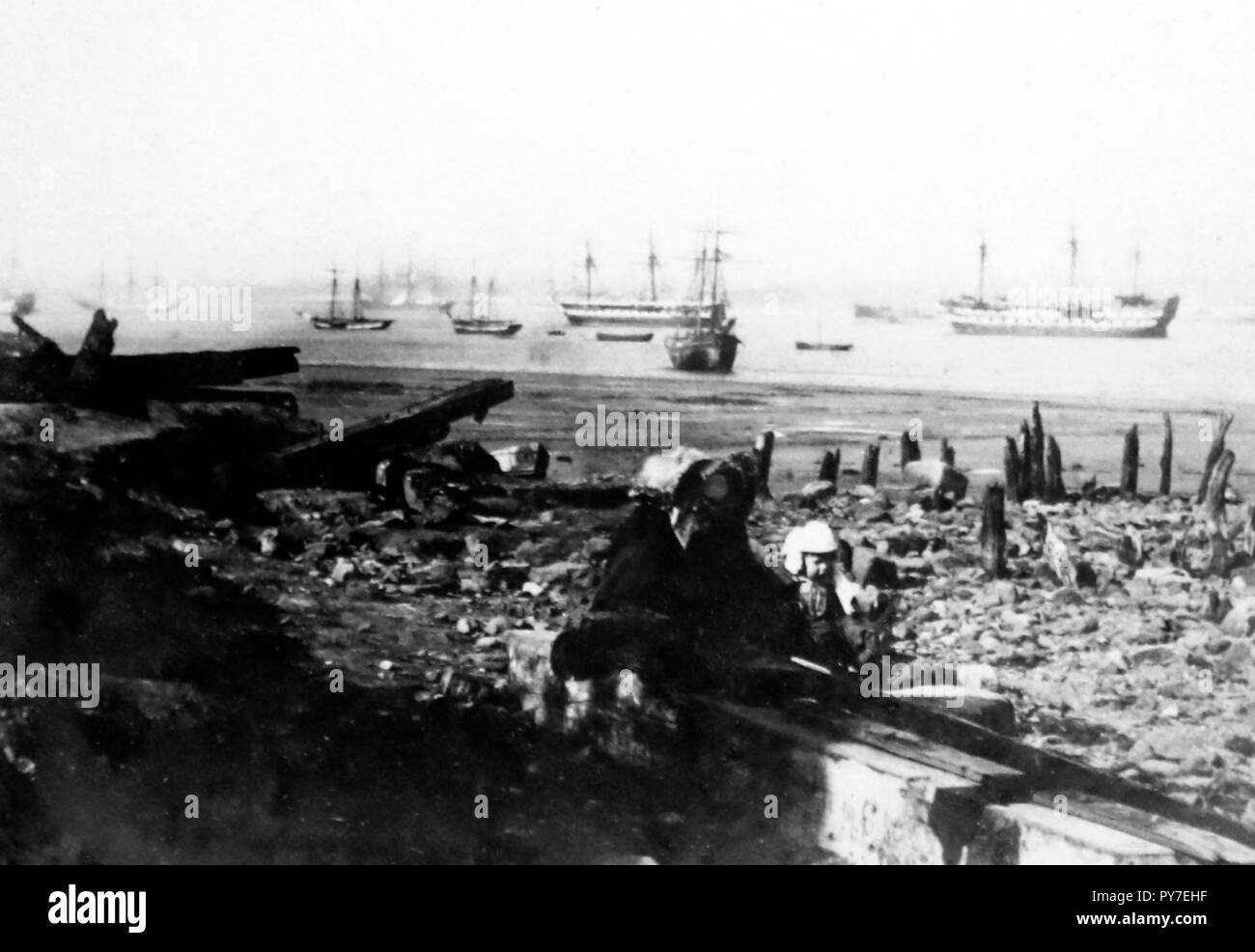 Royal Navy navi di formazione sul fiume Mersey, Liverpool nel 1870 Foto Stock