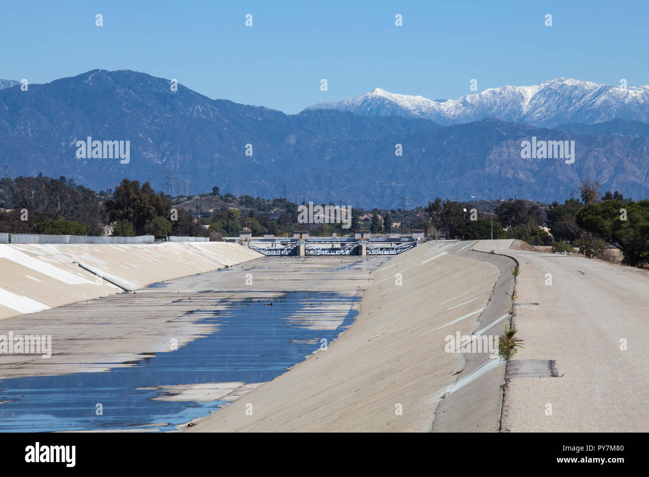 Il headworks per la Rio Hondo diffondere motivi situato sul Rio Hondo. Il rifornimento di acqua di quartiere - WRD, Pico Rivera, nella contea di Los Angeles Foto Stock