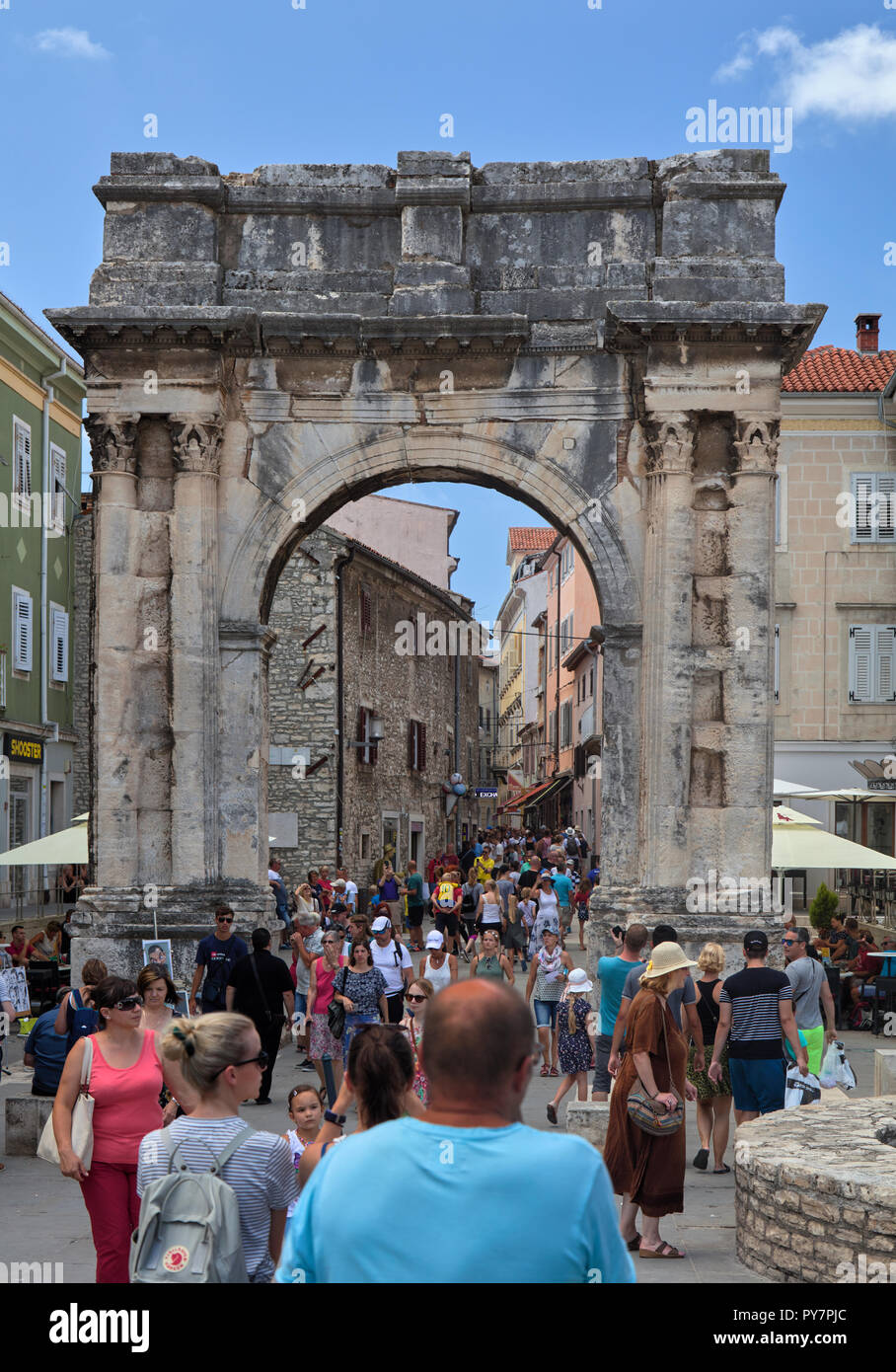 La pietra antica città romana porto di Pola, in Istria, Croazia Foto Stock