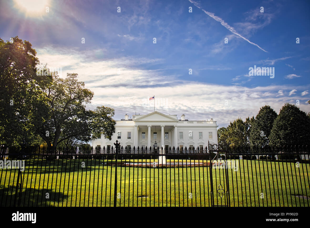 Una vista del nord prato della Casa Bianca a Washington DC su una soleggiata giornata di ottobre. Foto Stock