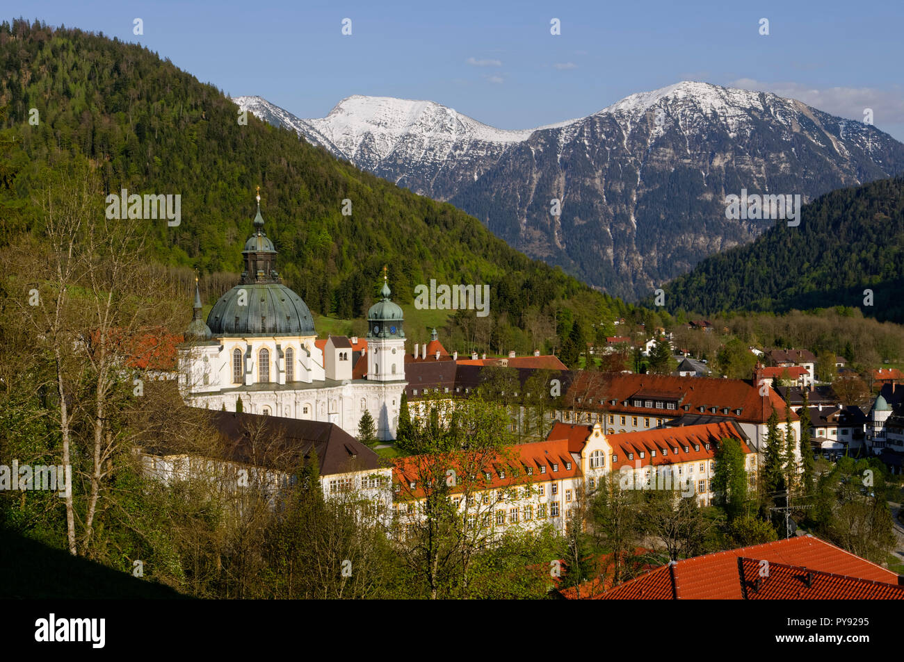 Abbazia di Ettal (monastero benedettino) in Etta (parte di Unterammergau) nelle alpi Ammergau, alta Baviera, Baviera, Germania Foto Stock